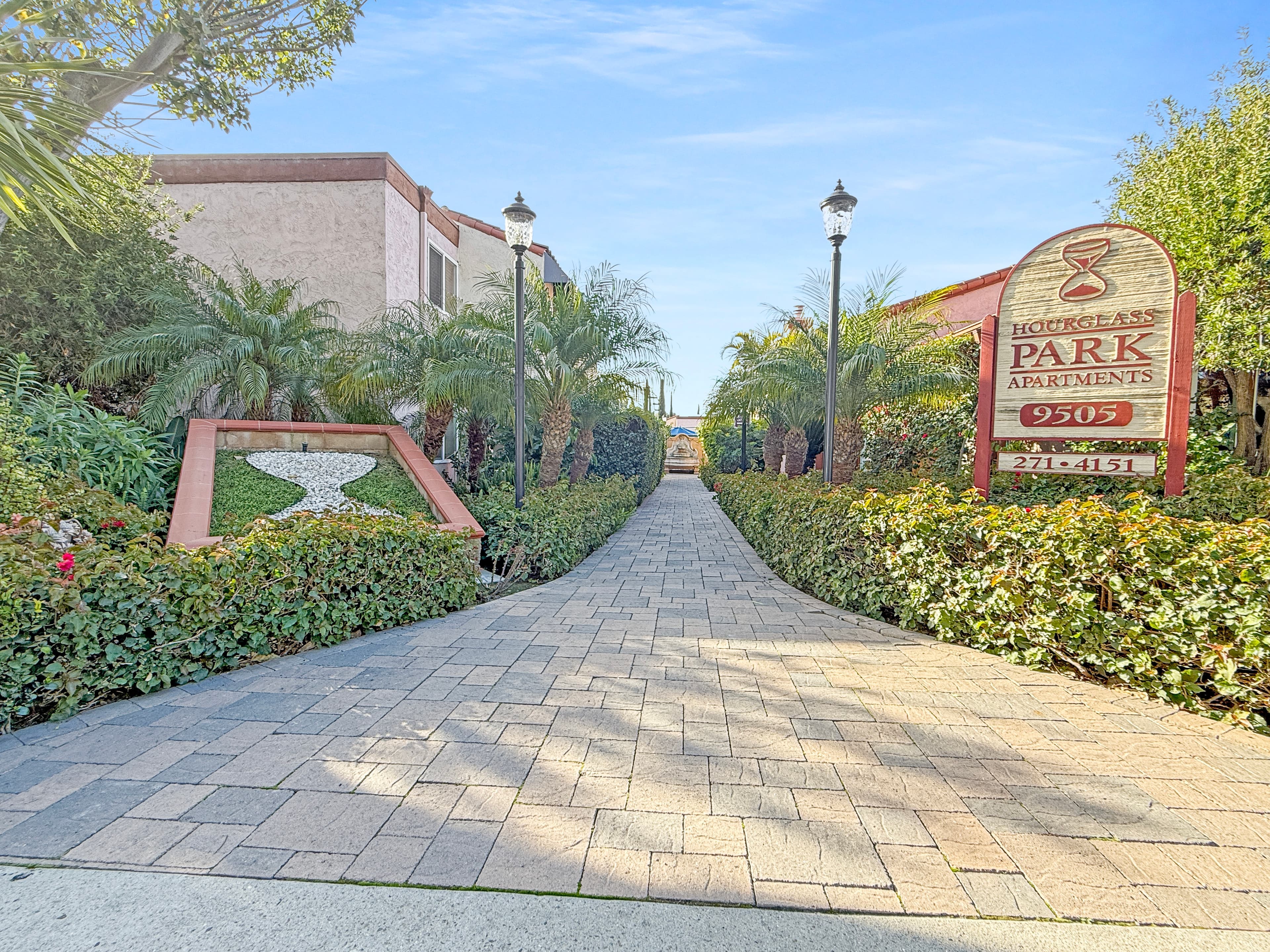 Hourglass Park — 9505 Gold Coast Dr entrance